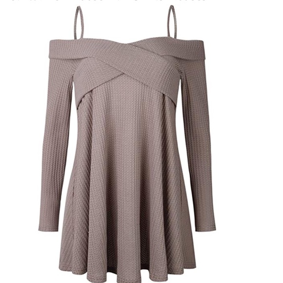 Beautiful women off shoulder loose fit blouse - Picture 5 of 8